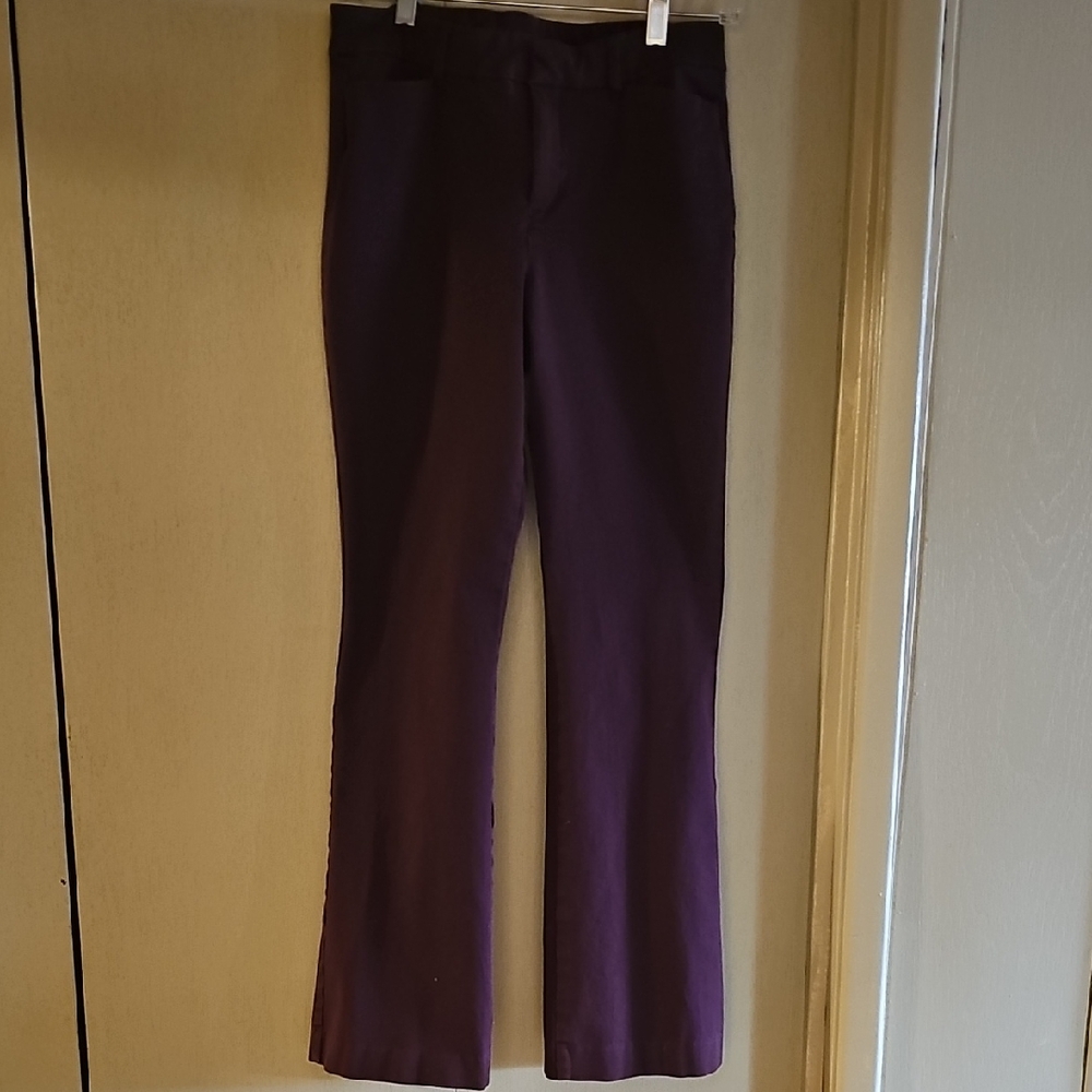 Old Navy Burgundy Pixie Pants. Size 6
